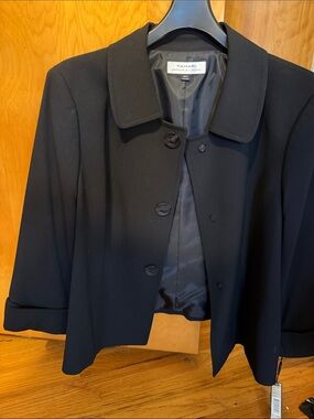 Tahari Black Cropped Collar Button Jacket